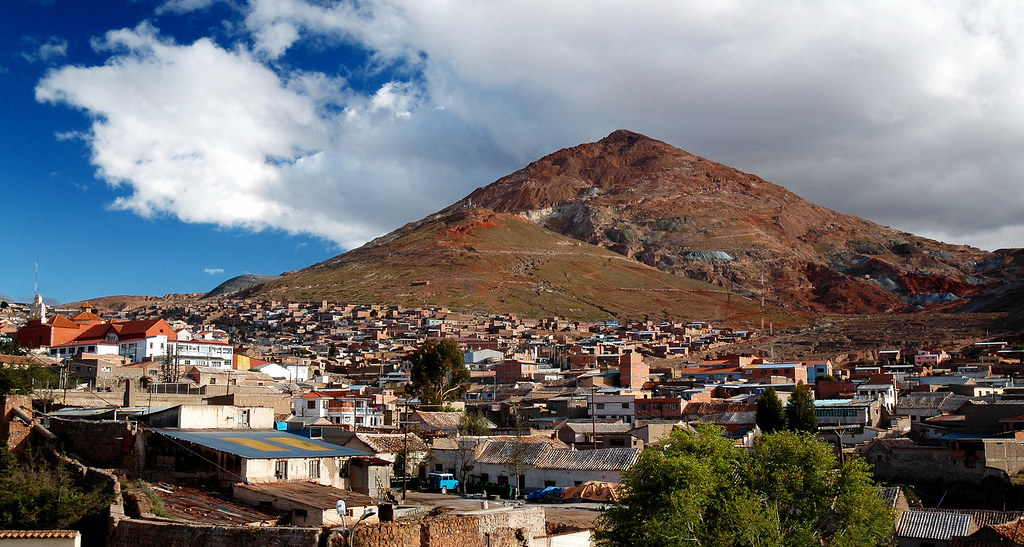 El Cerro Rico de Potosí – De la Riqueza a la Controversia