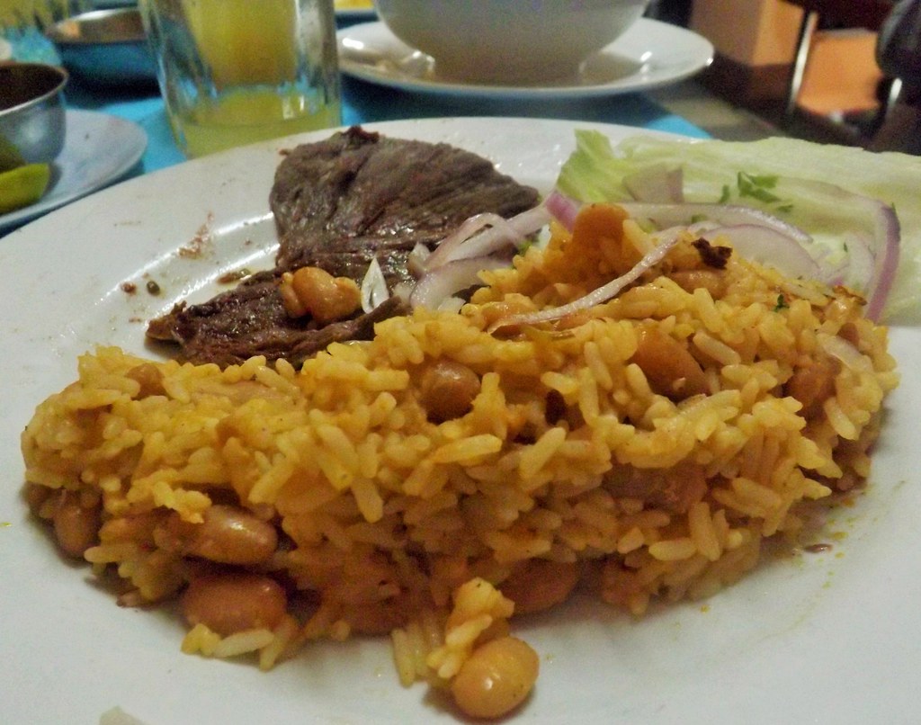 Tacu Tacu: Delicia de la Gastronomía Boliviana